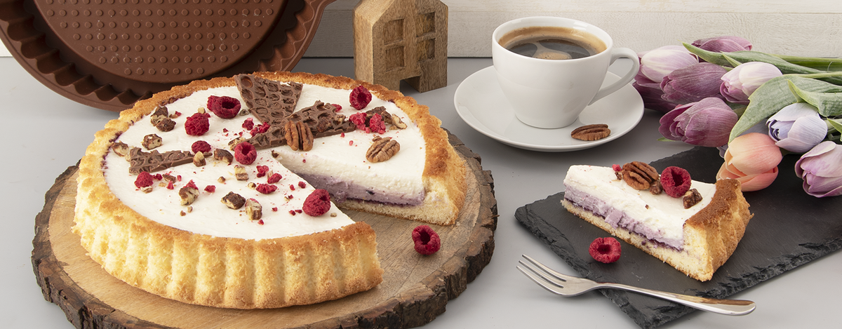 JEDNODUCHÝ CITRÓNOVÝ KOLÁČ S PEKANOVÝMI ORECHMI A MALINAMI