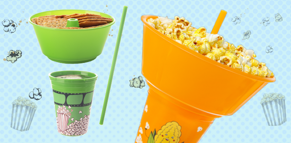 VYCHUTNAJTE SI FILM, COLU A POPCORN Z POHÁRA S MISKOU