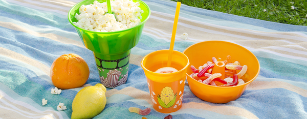 DEŇ DETÍ S POHÁRMI NA POPCORN A INÉ DOBROTY