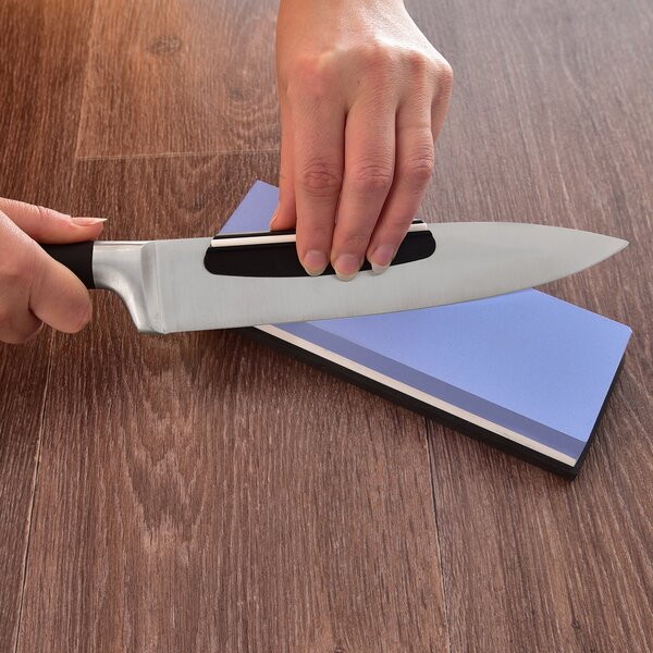 Brúsny kameň s podložkou a úchytom na nože