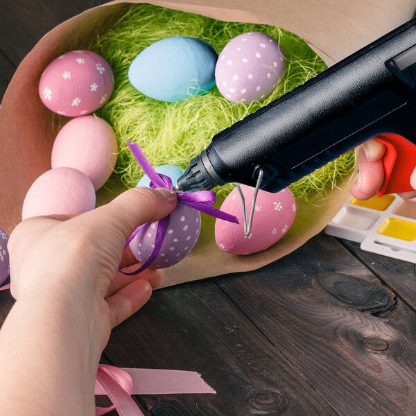 Tavná pištoľ s tyčinkami