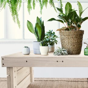 Drevený stolík 70x60x32 cm