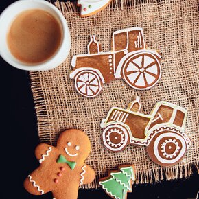 Vykrajovačka traktor