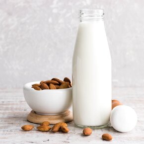 Fľaša s viečkom 1 l