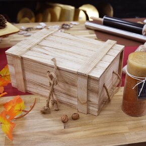 Dekoratívna truhla 36x26x16 cm